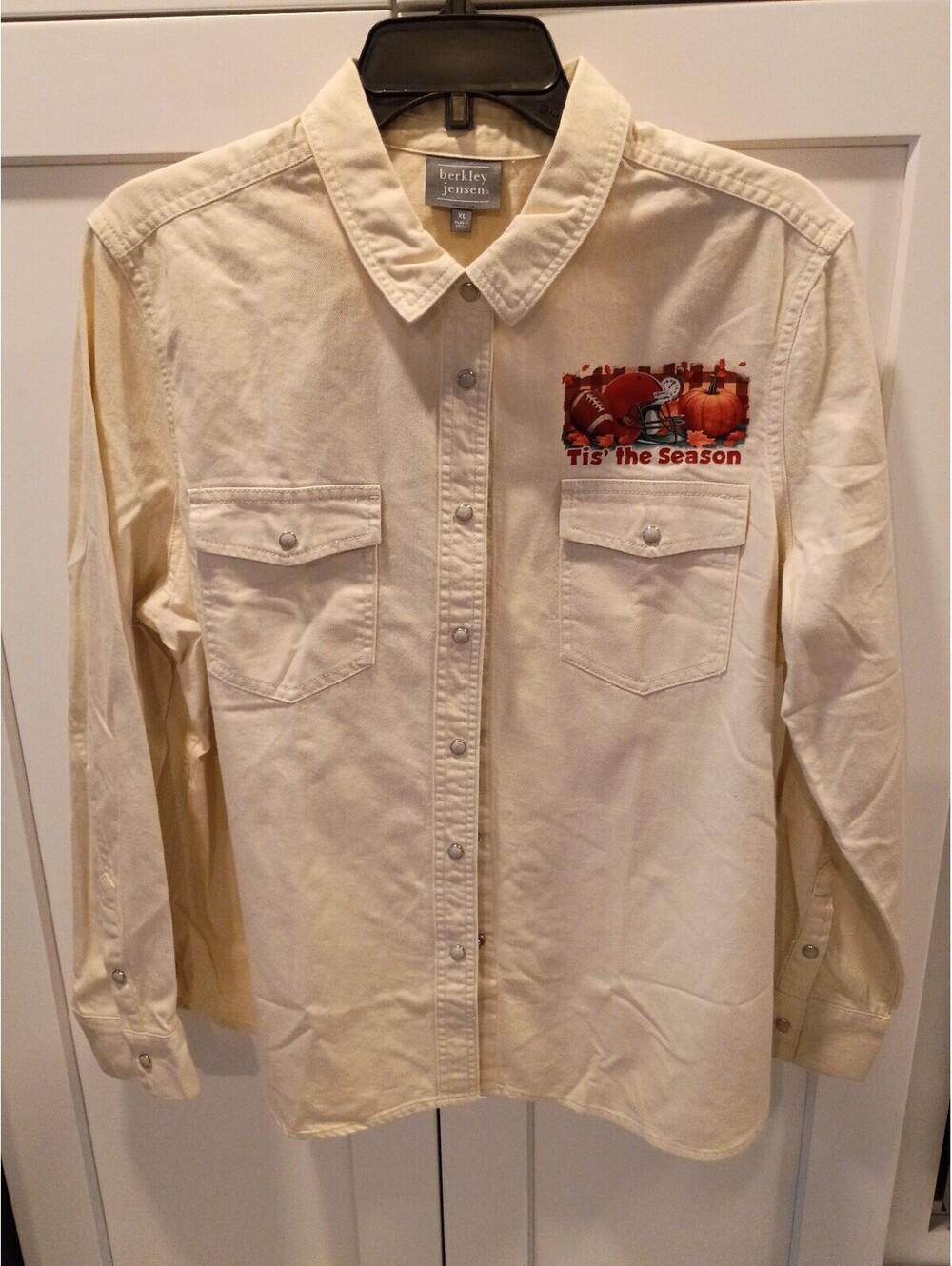 Berkley Jensen XL Cream Long Sleeve Shirt with 'Tis the Season' Football and FIn